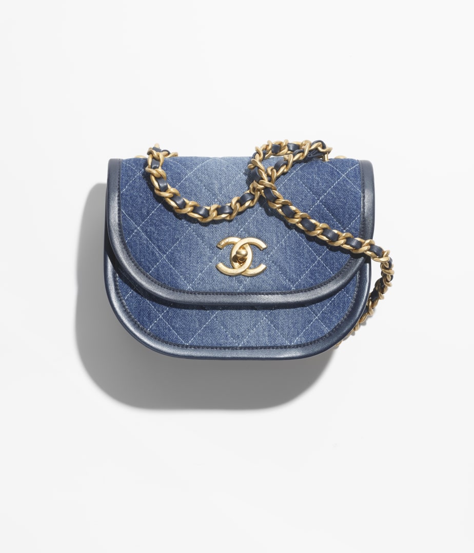 CHANEL SMALL MESSENGER BAG